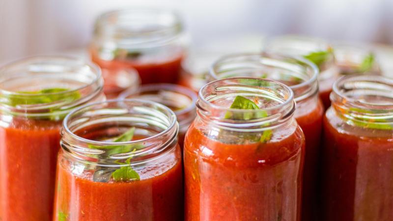 Canned tomatoes 